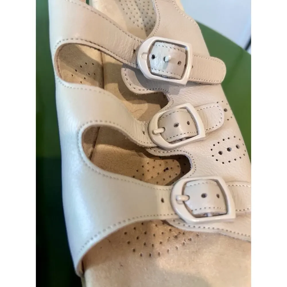 Women’s SAS Tripad Comfort Triple Buckle Beige Sandal‎ Shoes Size 9.5 S Narrow